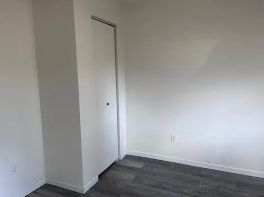 2215 S 5th Ave #1 - Photo 5 of 13