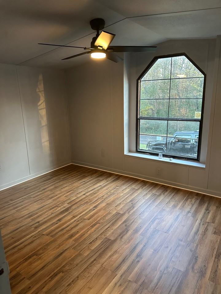 150 Bradford Rd - Photo 4 of 7