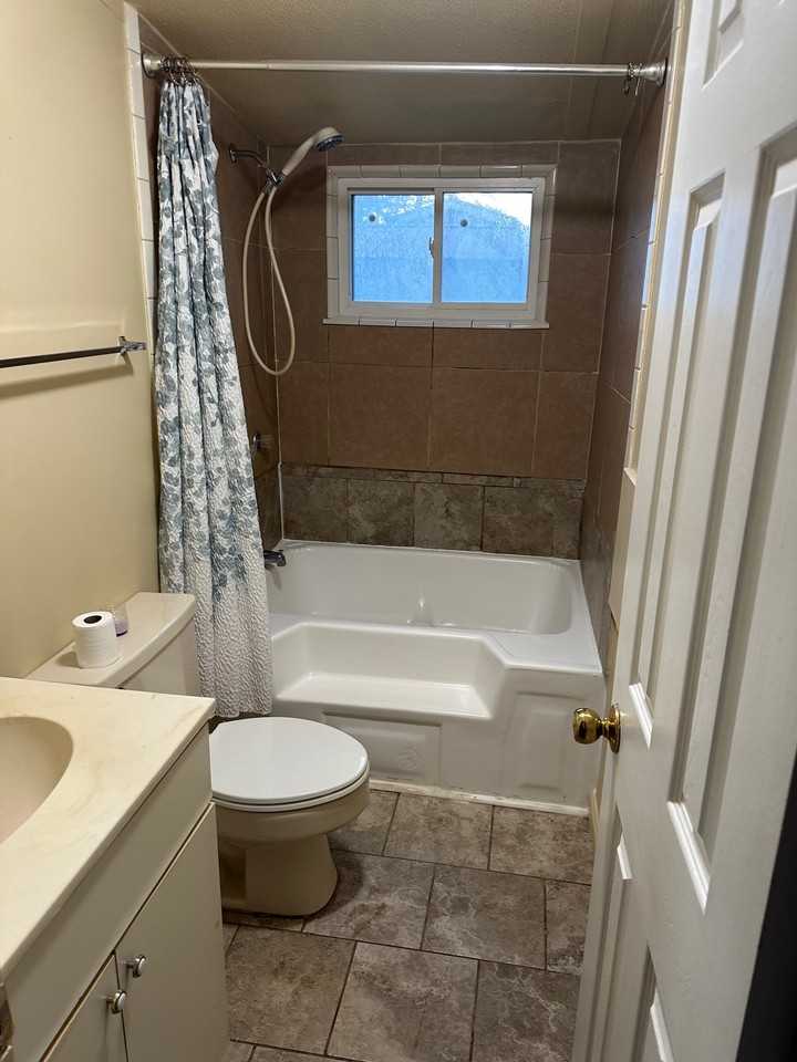 150 Bradford Rd - Photo 6 of 7