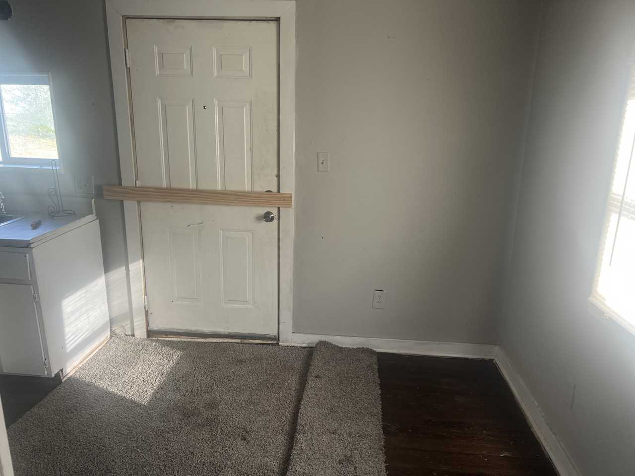 1604 Johnson Dr - Photo 3 of 7