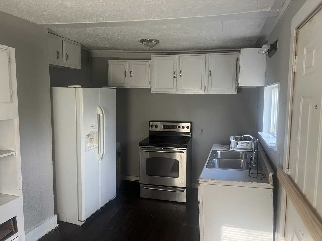 1604 Johnson Dr - Photo 5 of 7