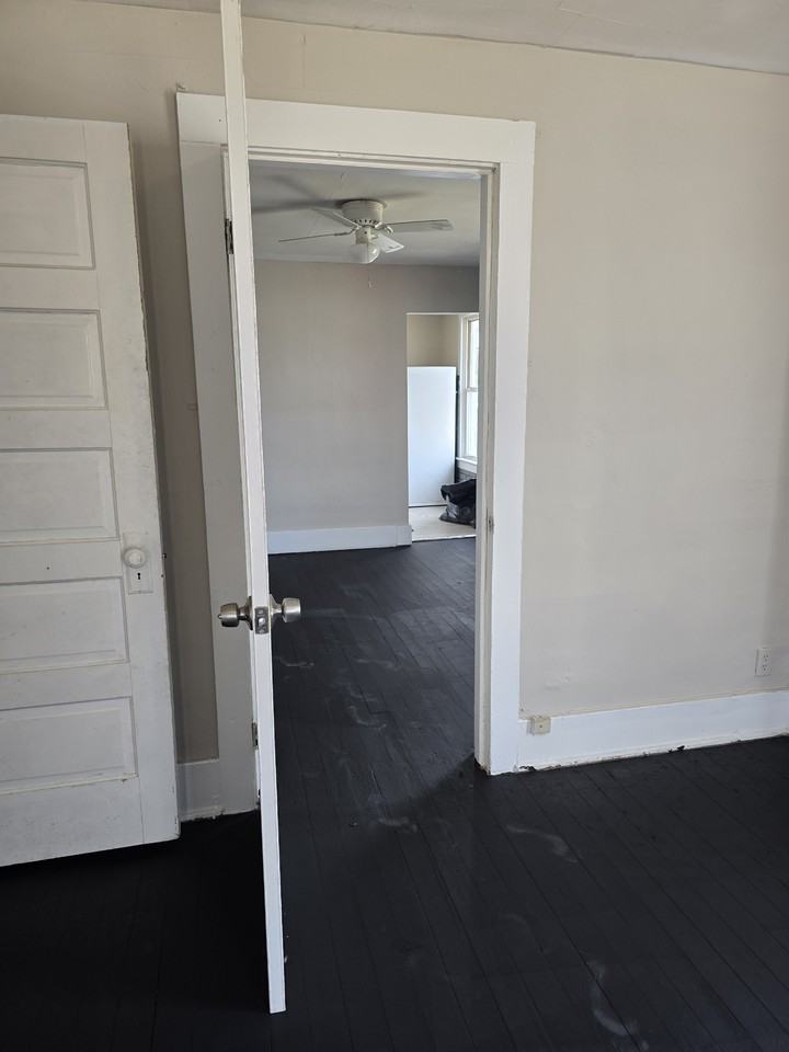 55 W Parkwood Ave #2-56 - Photo 6 of 27