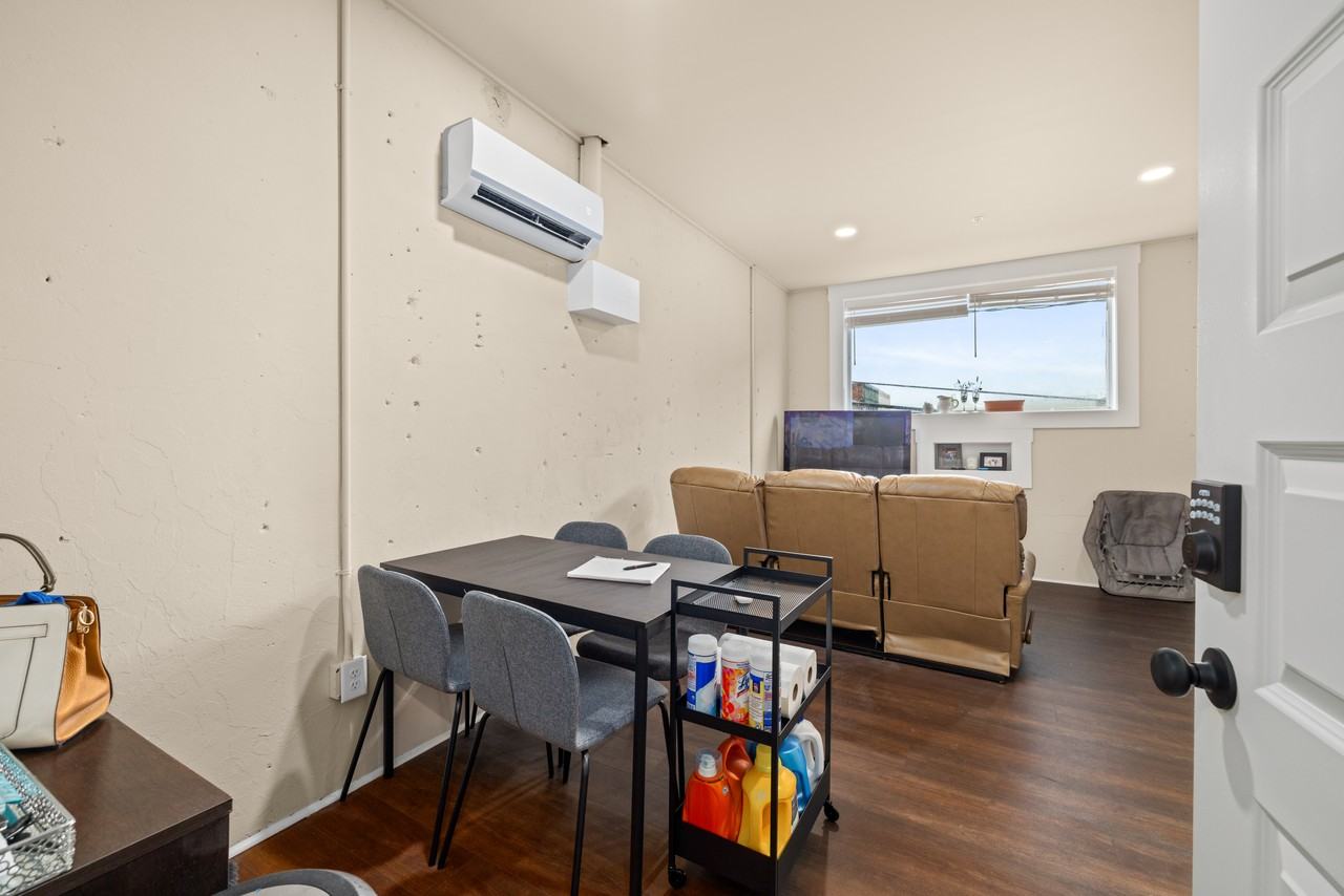 128 N Main St - Photo 3 of 11