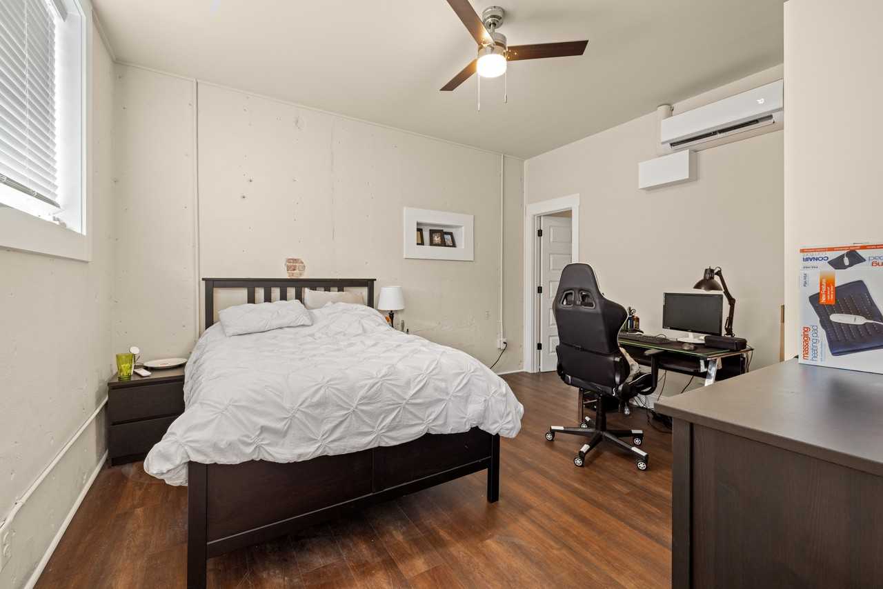 128 N Main St - Photo 6 of 11