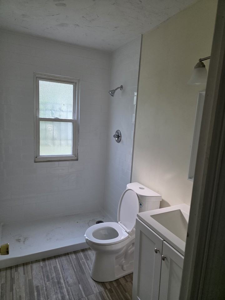 4436 E 144th St - Photo 3 of 9