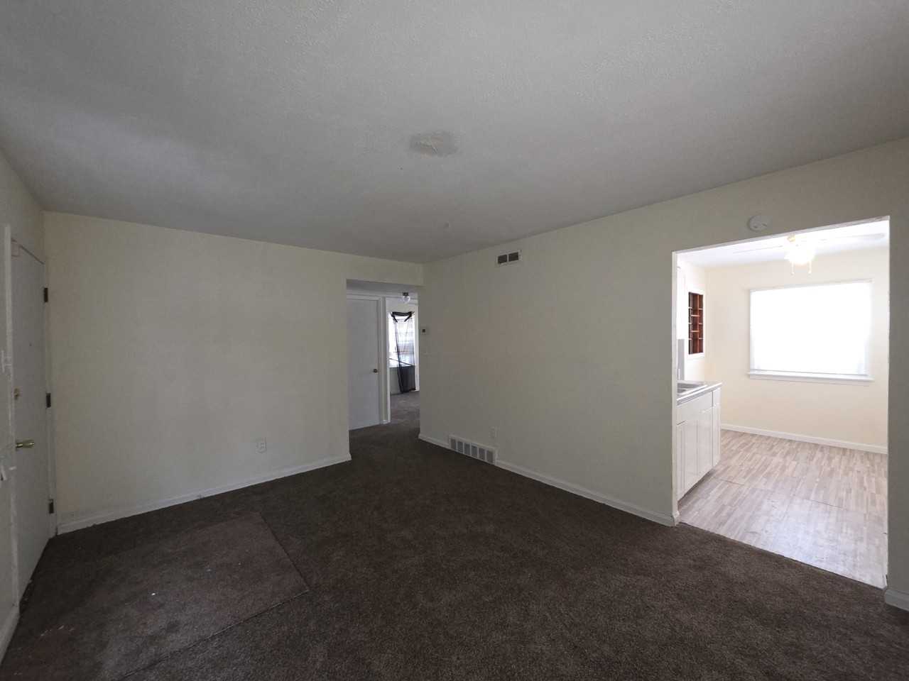 4436 E 144th St - Photo 7 of 9