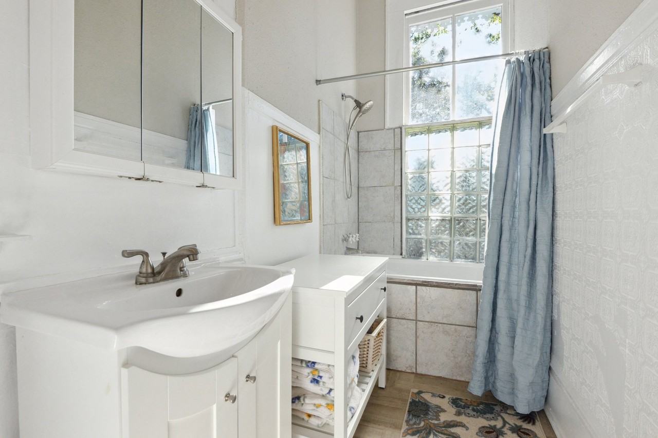 1931 Esplanade Ave #1933 - Photo 2 of 8