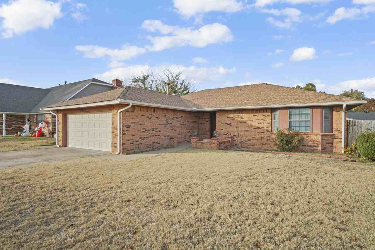 1125 N Patterson Dr - Photo 3 of 22