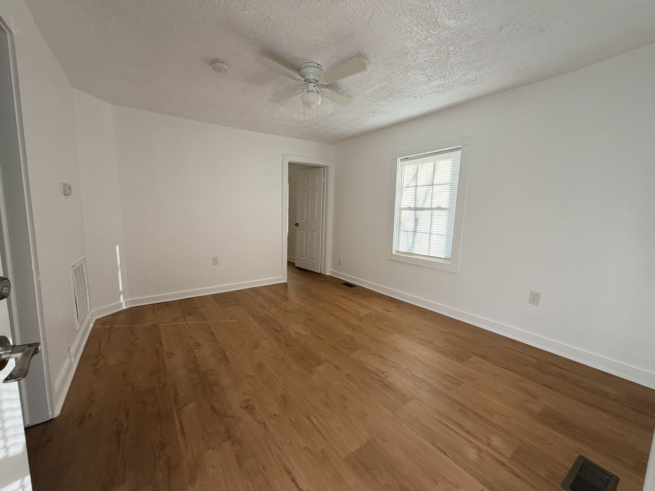 417 S Hill Ave - Photo 2 of 17