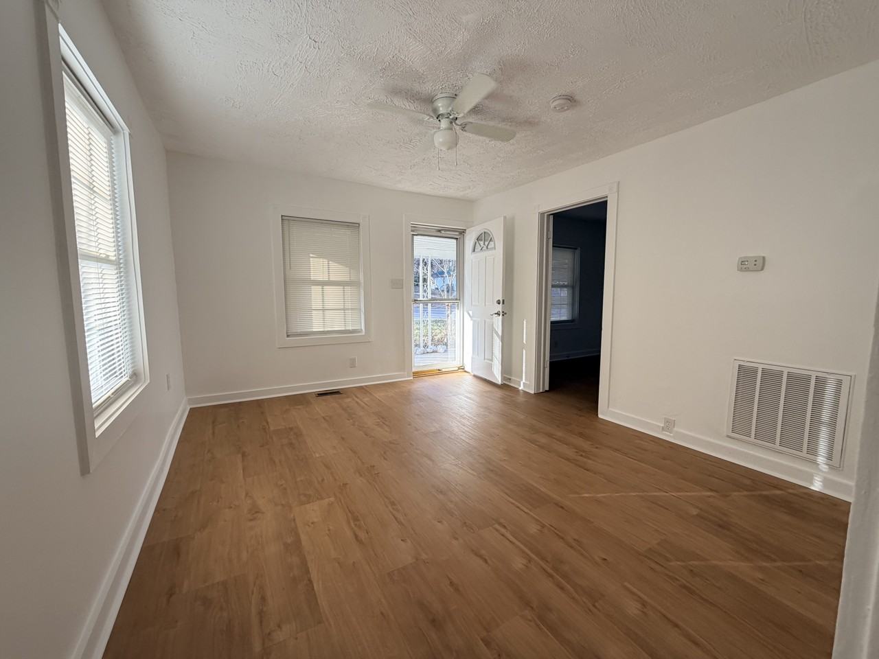 417 S Hill Ave - Photo 3 of 17