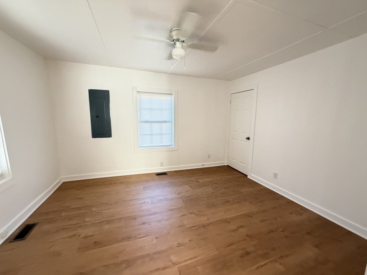 417 S Hill Ave - Photo 4 of 17