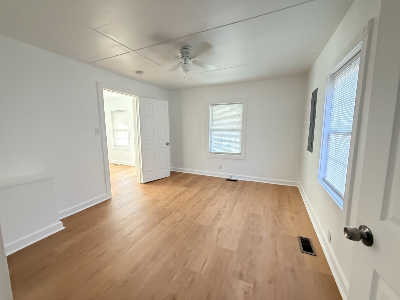 417 S Hill Ave - Photo 5 of 17