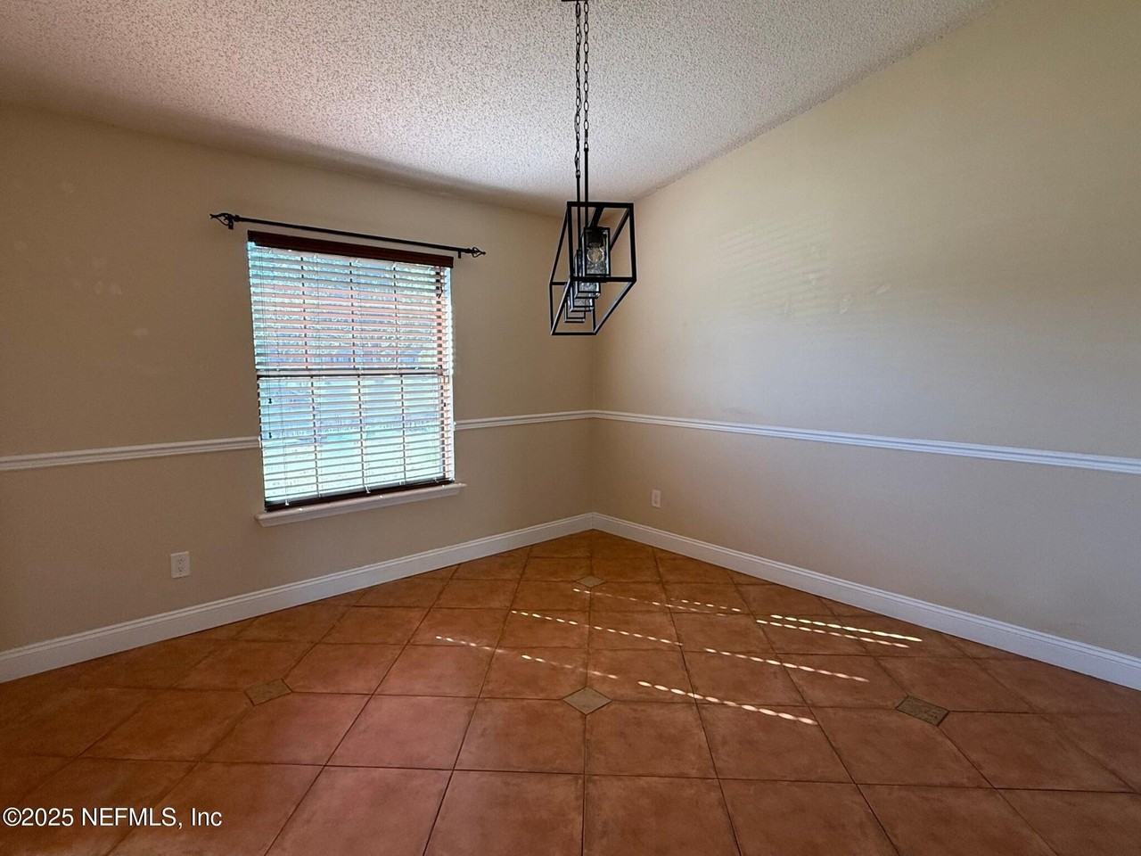 10933 Grand Trunk Ln - Photo 5 of 22