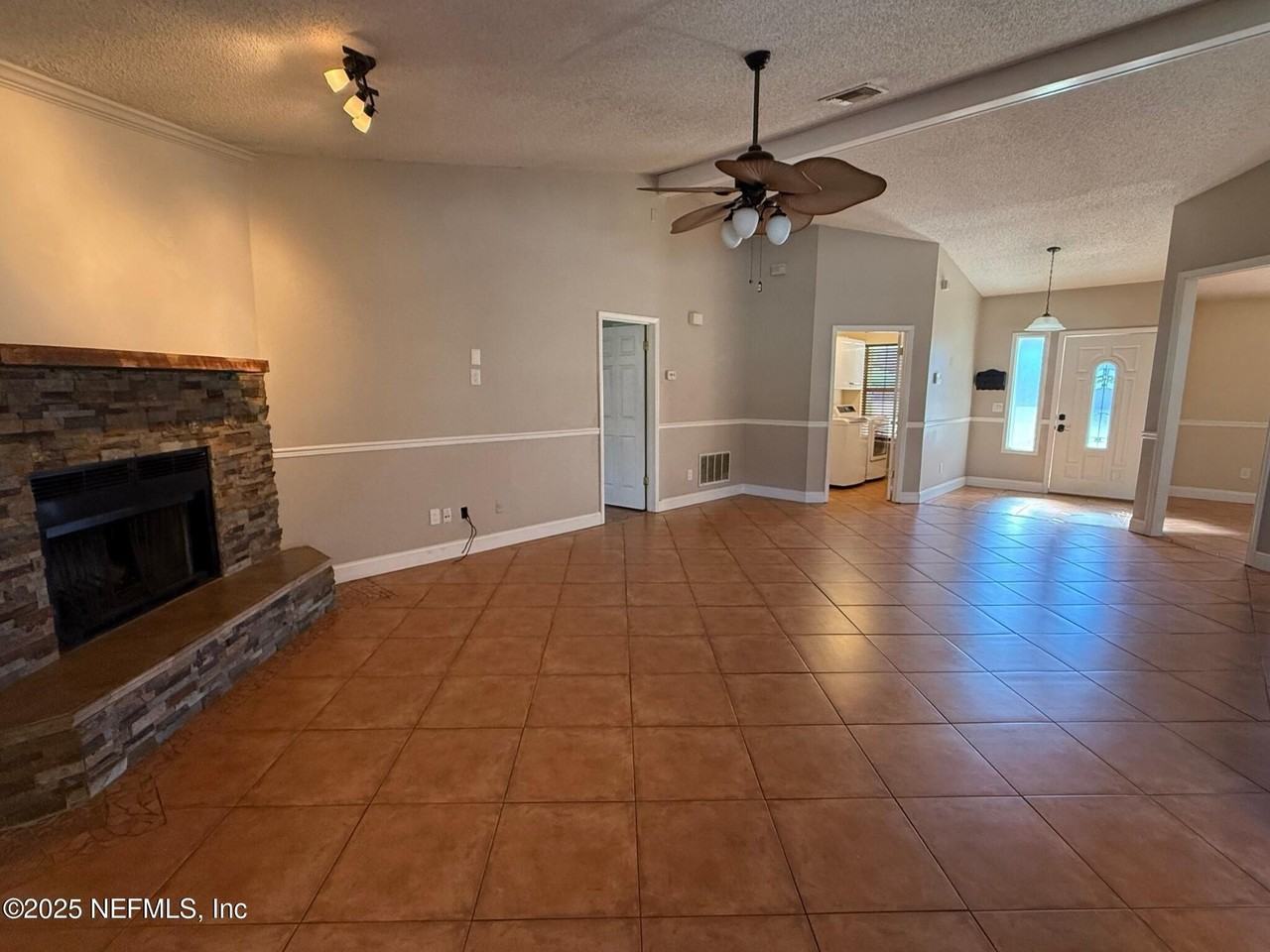 10933 Grand Trunk Ln - Photo 7 of 22