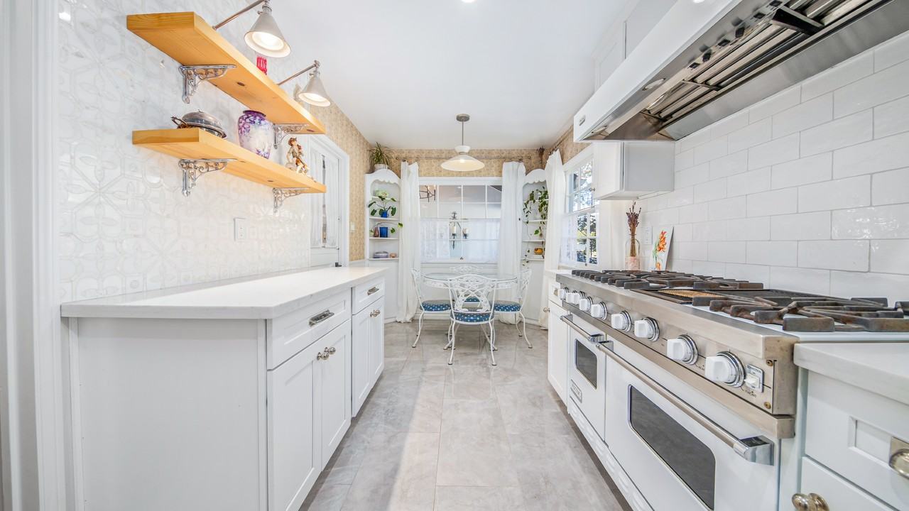 537 University Ave - Photo 5 of 45