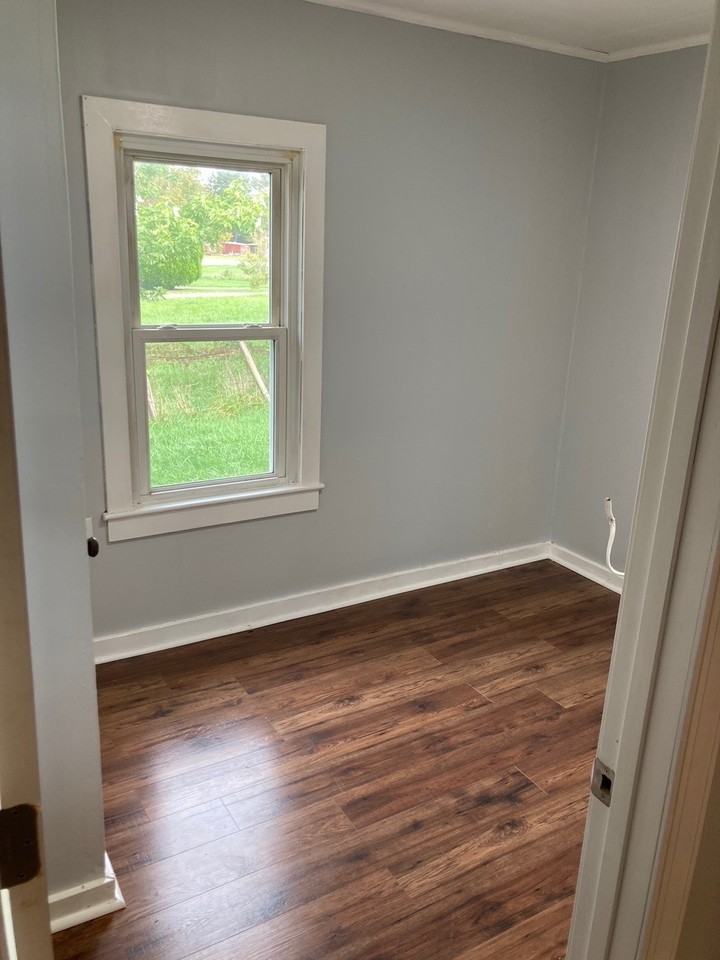 108 S Main St - Photo 4 of 20