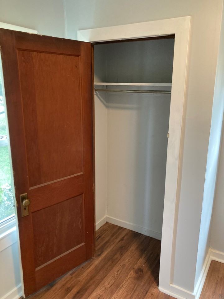 108 S Main St - Photo 5 of 20