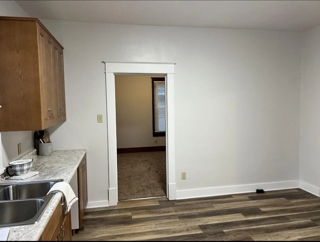 812 Logan St - Photo 4 of 21