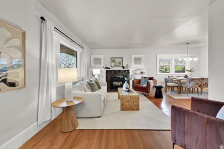 915 S Park Row St #4 - Photo 4 of 6