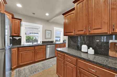 915 S Park Row St #4 - Photo 5 of 6