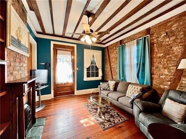 2025 Dauphine St - Photo 2 of 13