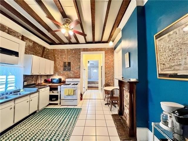 2025 Dauphine St - Photo 5 of 13