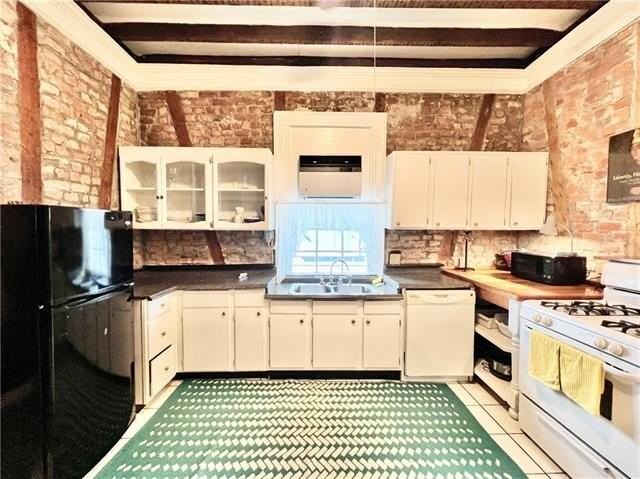 2025 Dauphine St - Photo 6 of 13