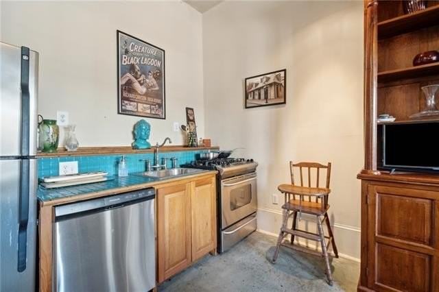 600 Marigny St - Photo 5 of 17