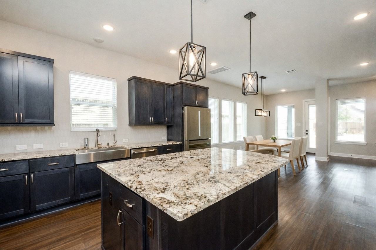 2902 Tanager Trce - Photo 3 of 35