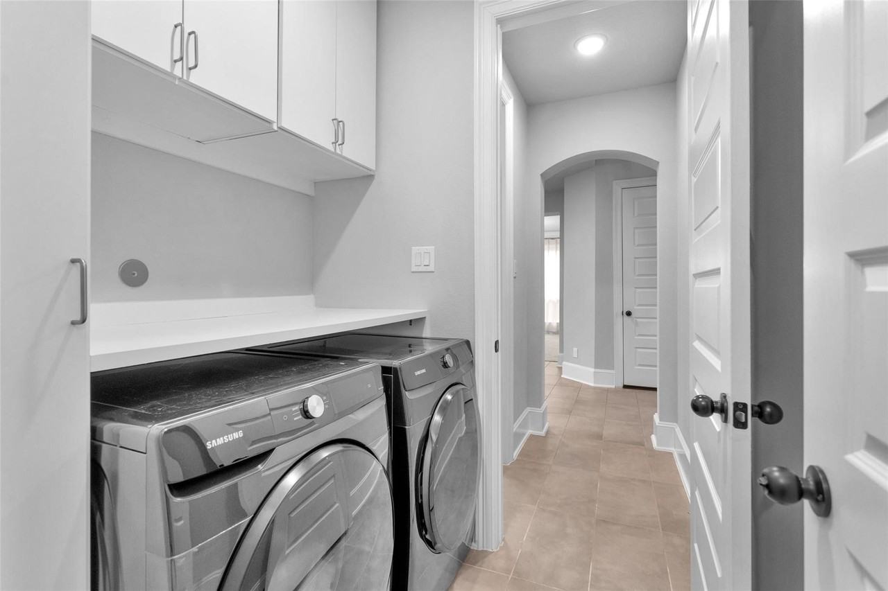 23703 Crossworth Dr - Photo 6 of 11