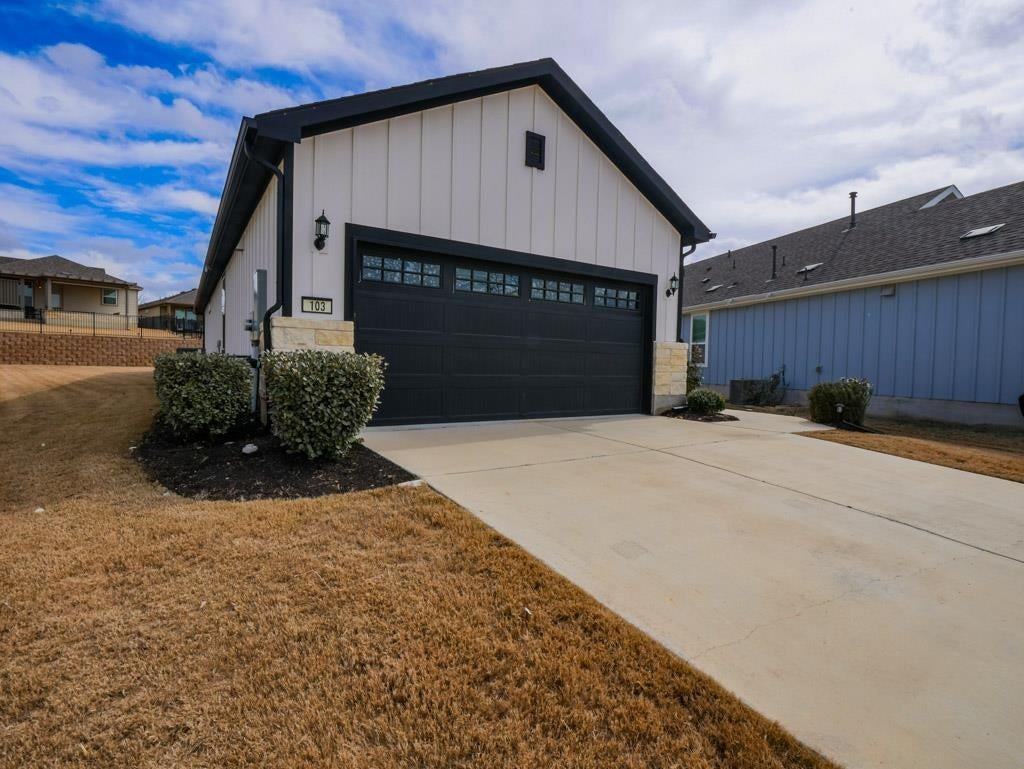 103 Kitty Hawk Rd - Photo 3 of 34