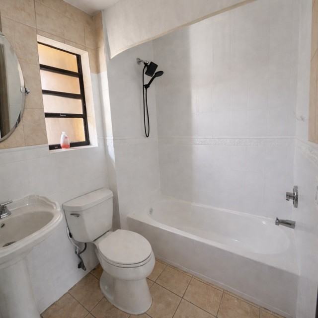 1230 Ne 205th Ter - Photo 2 of 33