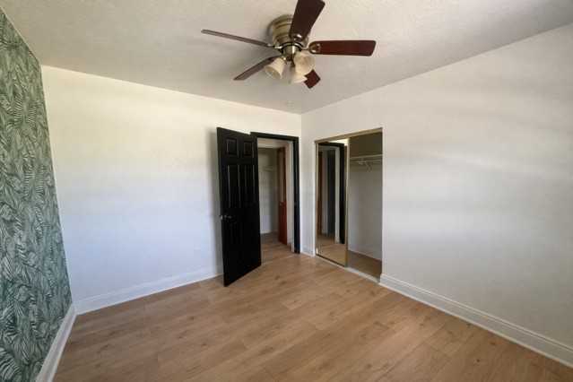 1230 Ne 205th Ter - Photo 4 of 33