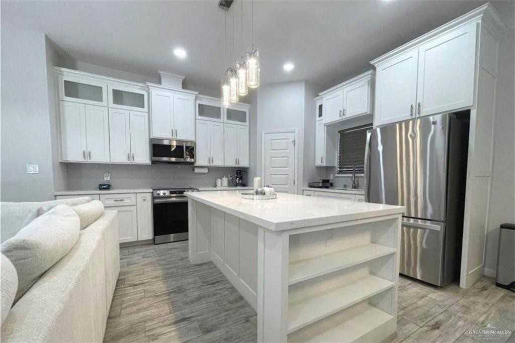 2910 E Bella Vista Ave - Photo 2 of 7