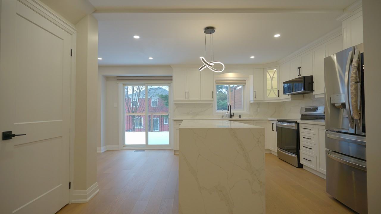 245 Ravenscroft Rd #MAIN - Photo 5 of 35