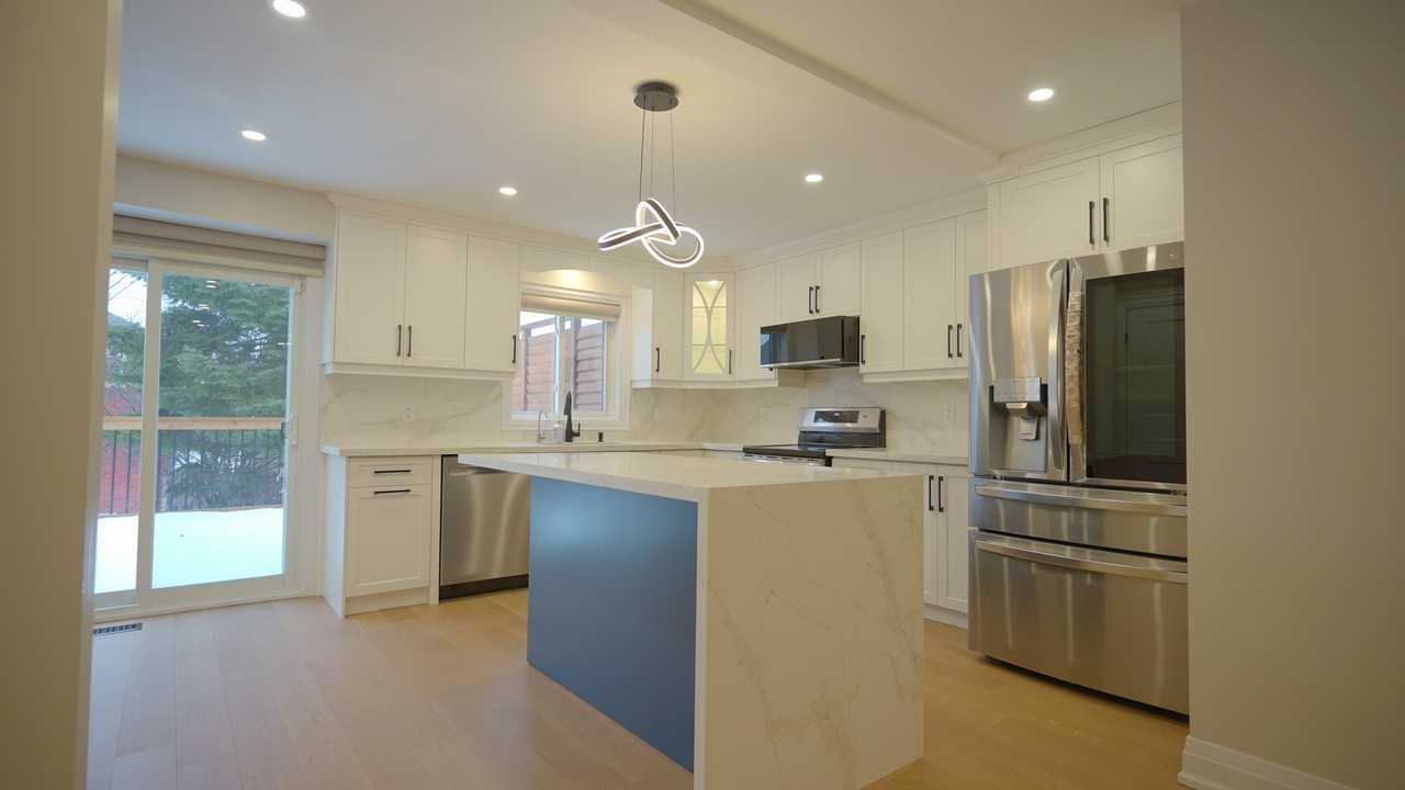 245 Ravenscroft Rd #MAIN - Photo 6 of 35
