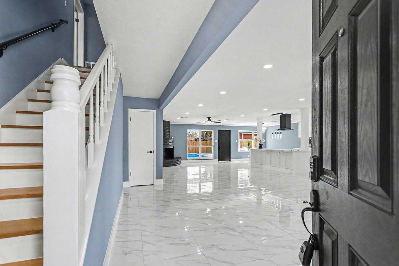 10103 Margate Dr - Photo 4 of 42