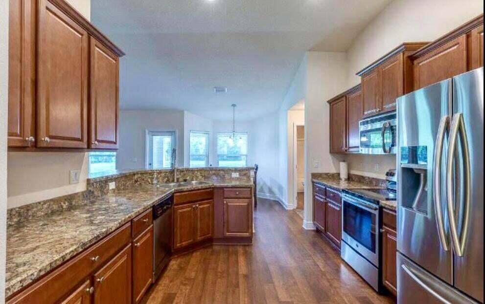 Sw Dailey Ave - Photo 2 of 43