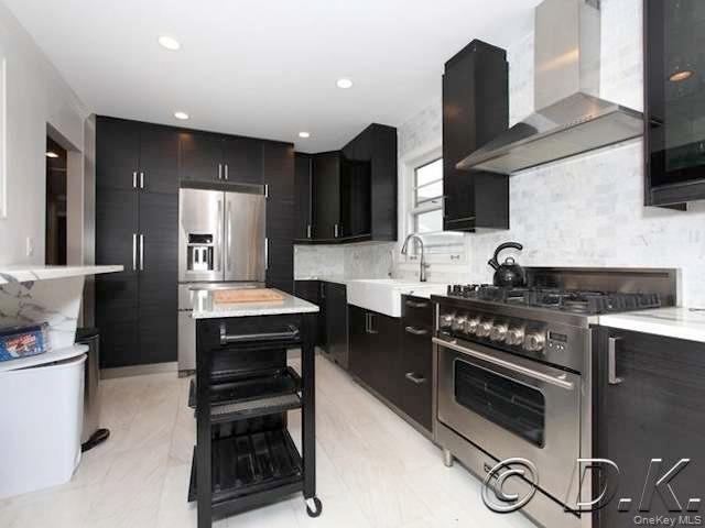 469 E Park Ave - Photo 3 of 42