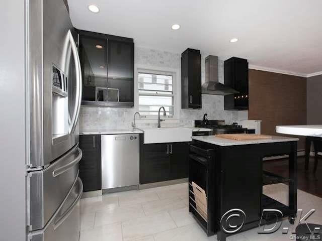 469 E Park Ave - Photo 4 of 42