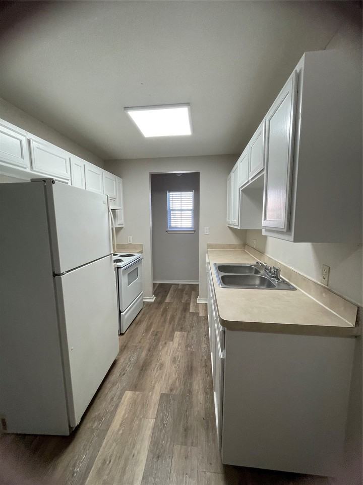 5217 Calloway St - Photo 2 of 12