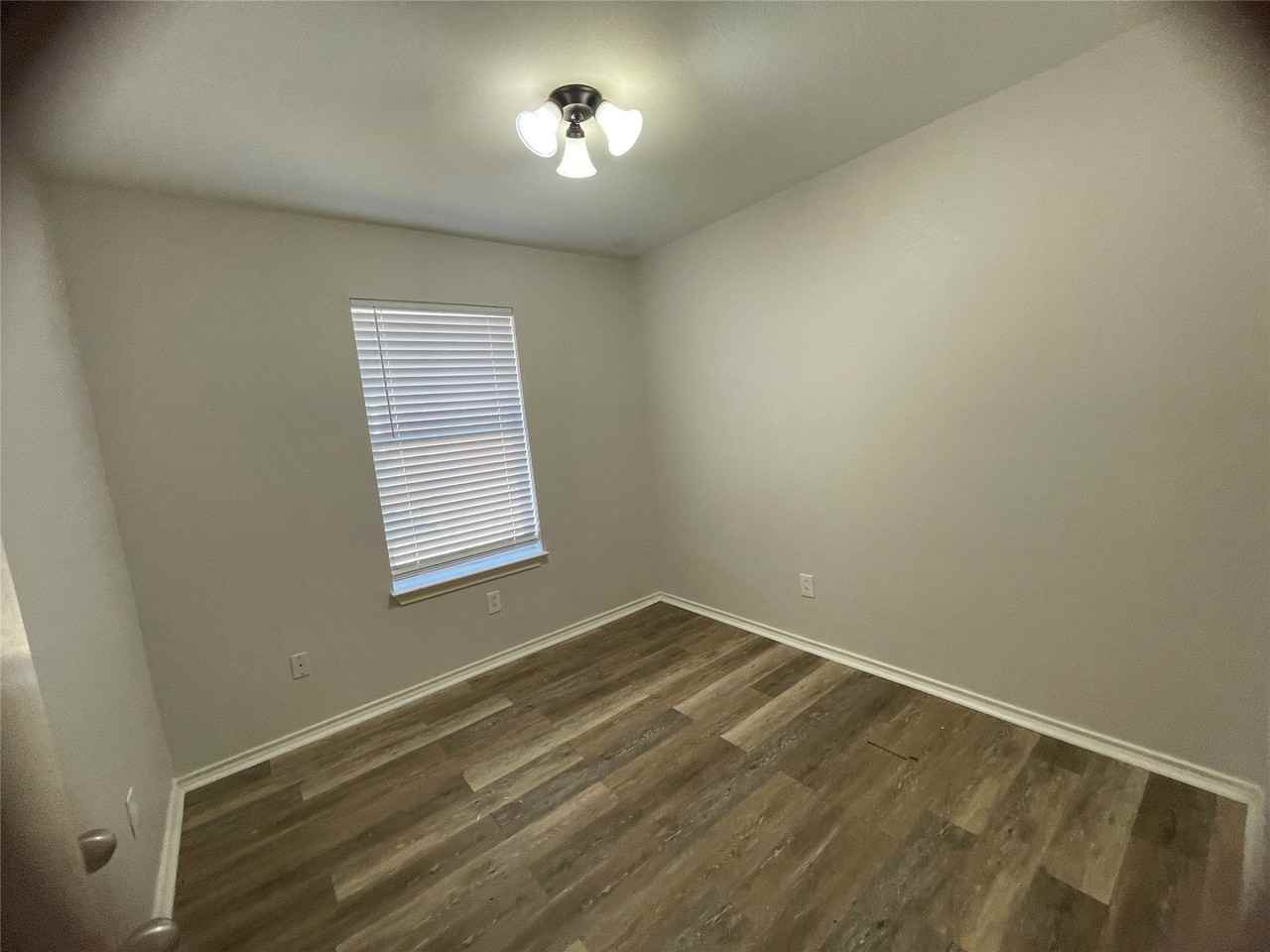 5217 Calloway St - Photo 5 of 12