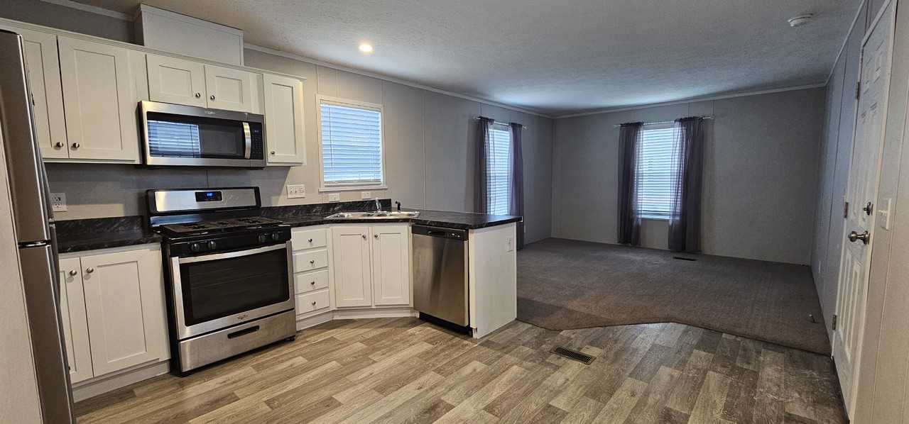 154 Birch Ct #154 - Photo 2 of 8