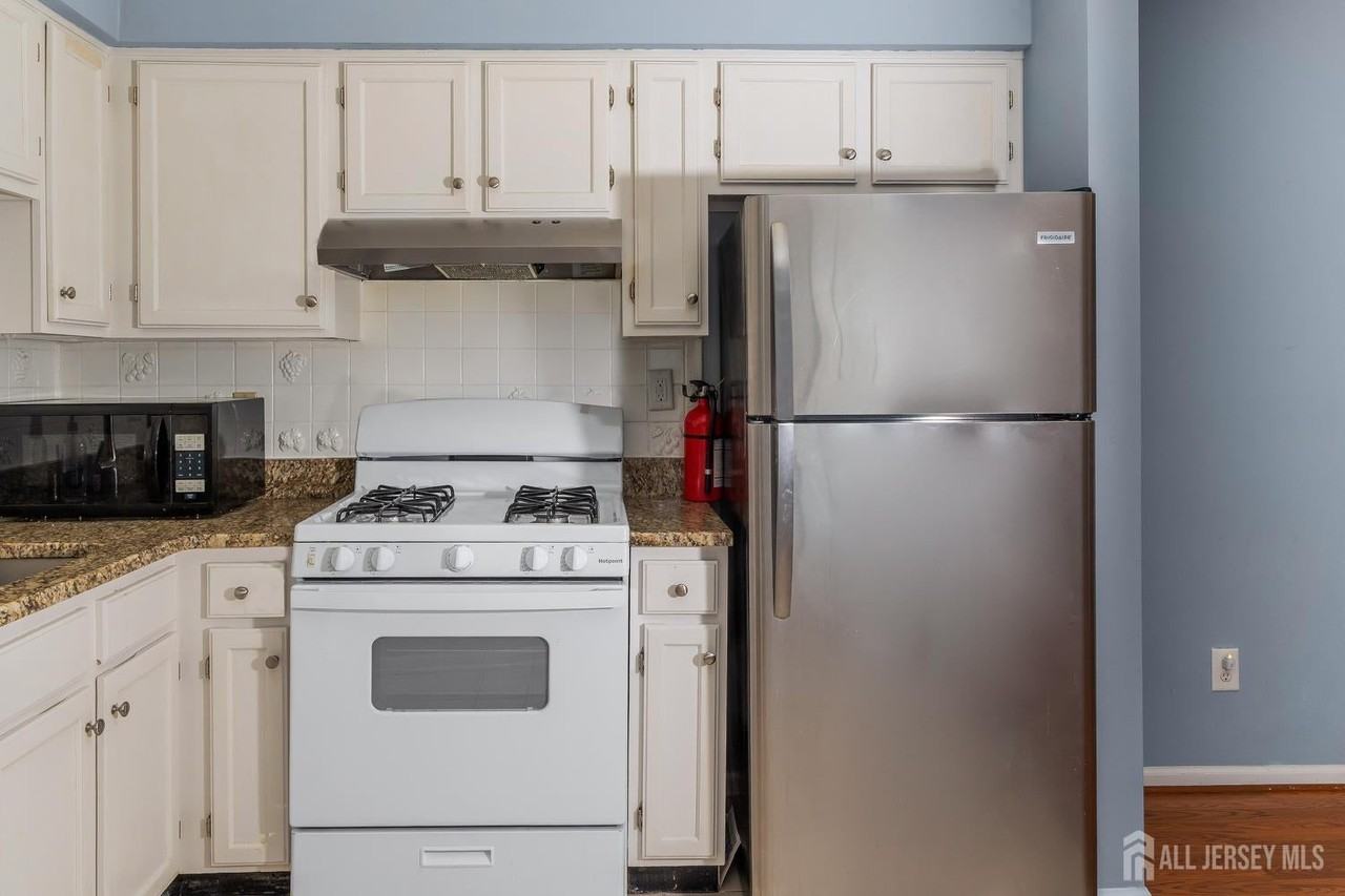 734 Waterford Dr - Photo 6 of 21