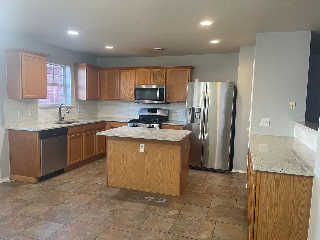 12226 Peak Cir - Photo 2 of 27