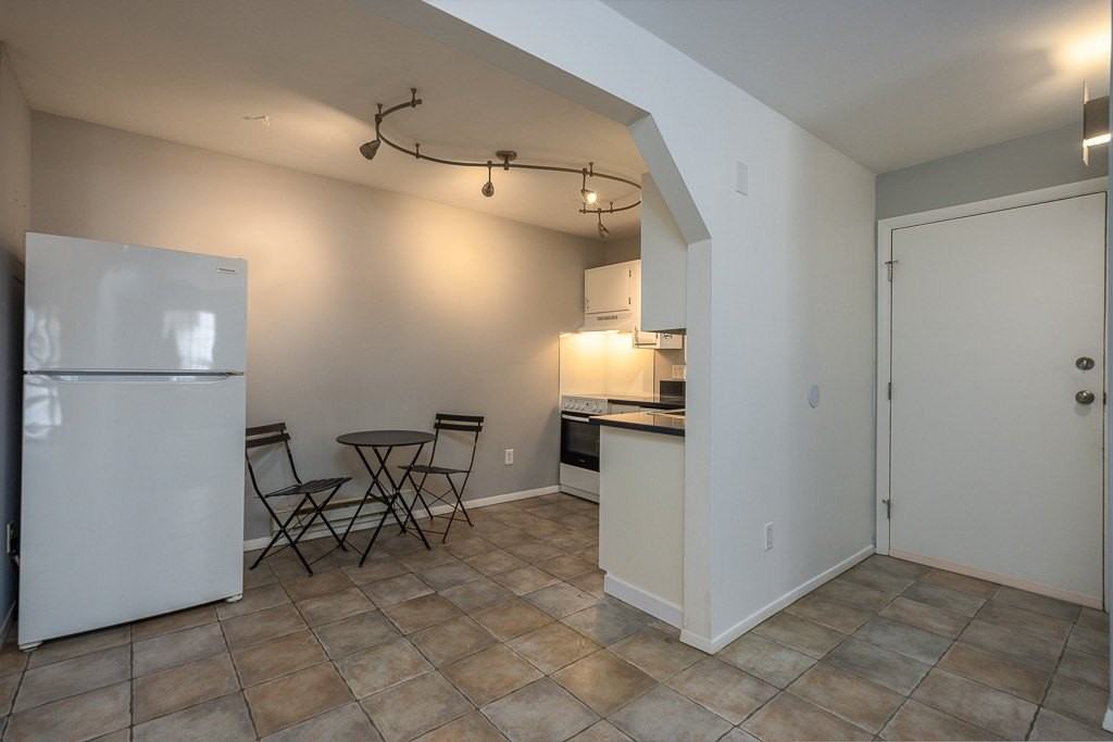 219 Fox Run Ln - Photo 2 of 18