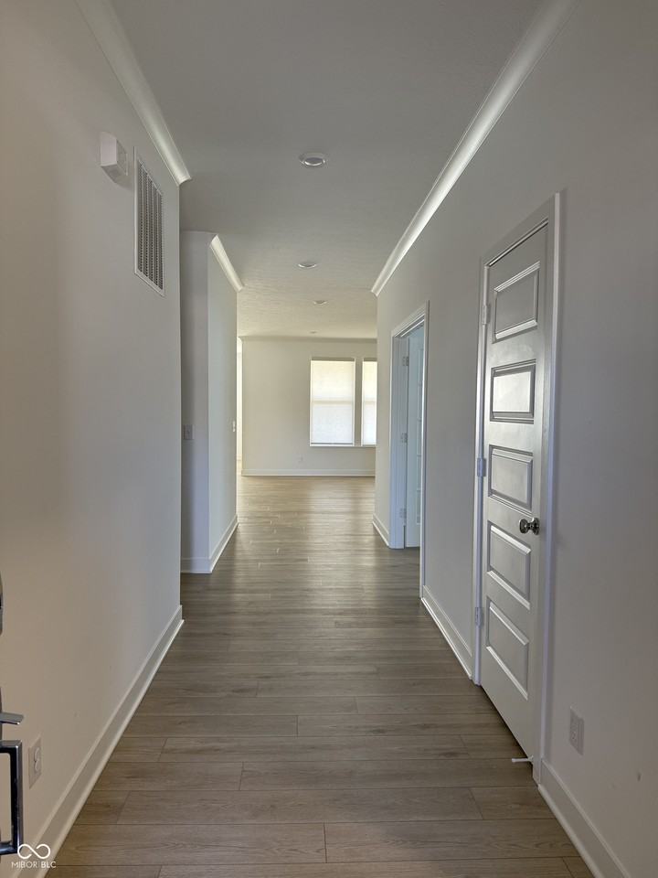 1354 Sambar Ct - Photo 2 of 13