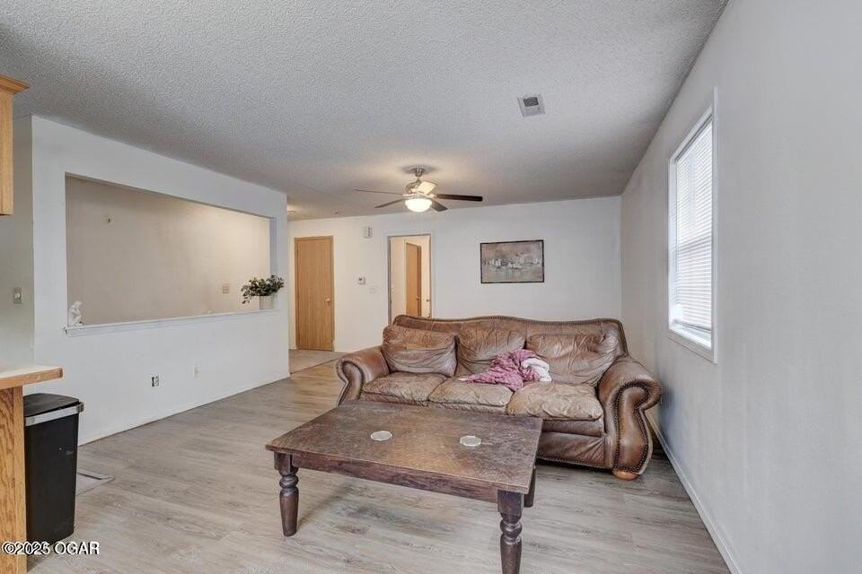 836 S Patterson Ave - Photo 4 of 11