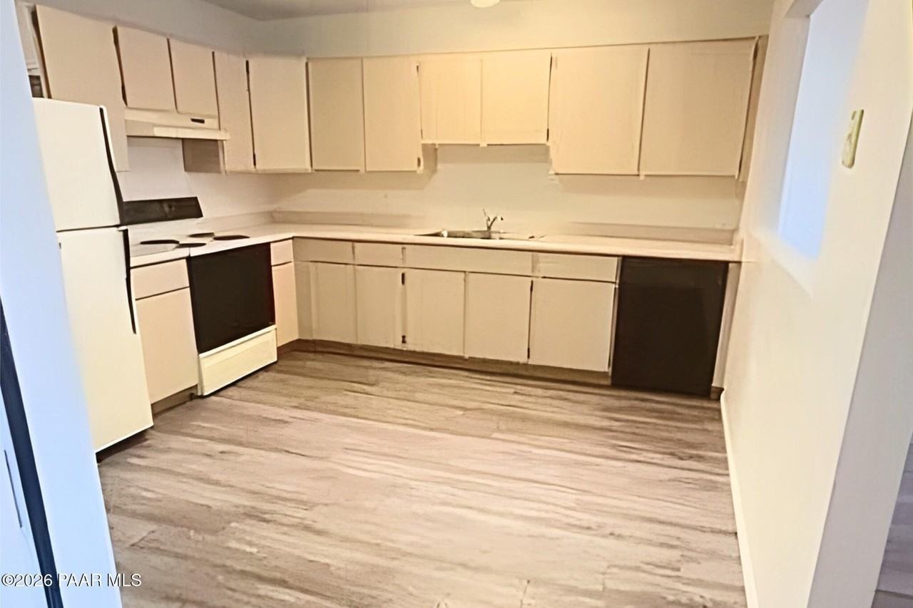 6069 N Rockland Dr Apt A - Photo 4 of 6