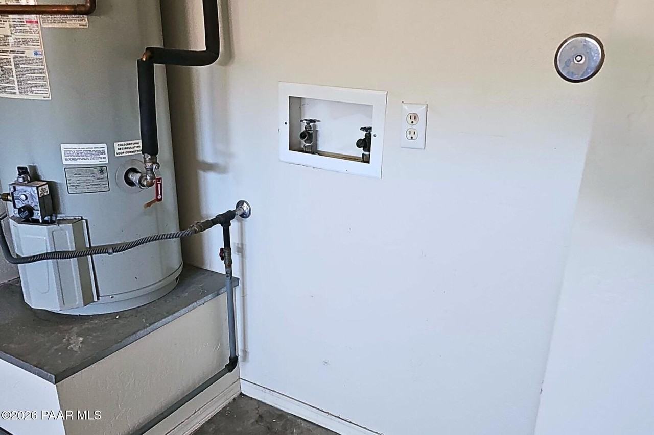 6069 N Rockland Dr Apt A - Photo 5 of 6